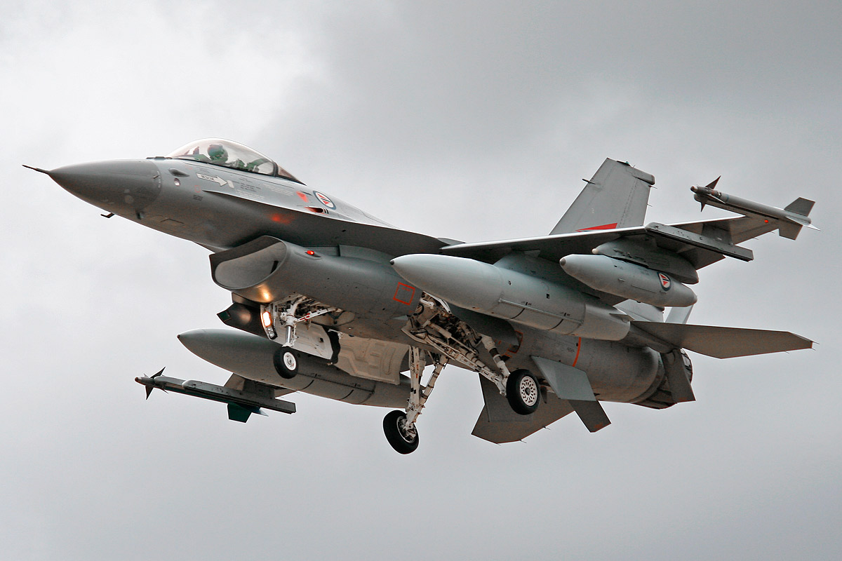 Fokker F-16AM Fighting Falcon s/n 672