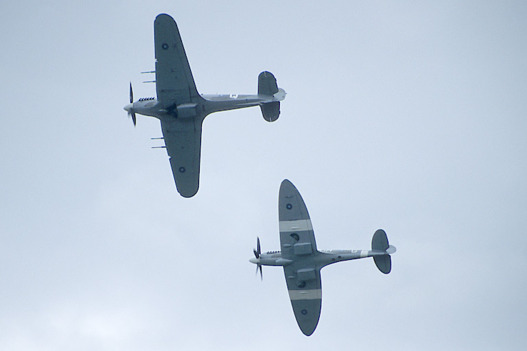 Hawker Hurricane Mk.IIc PZ865 and Supermarine Spitfire PR.XIX PS915
