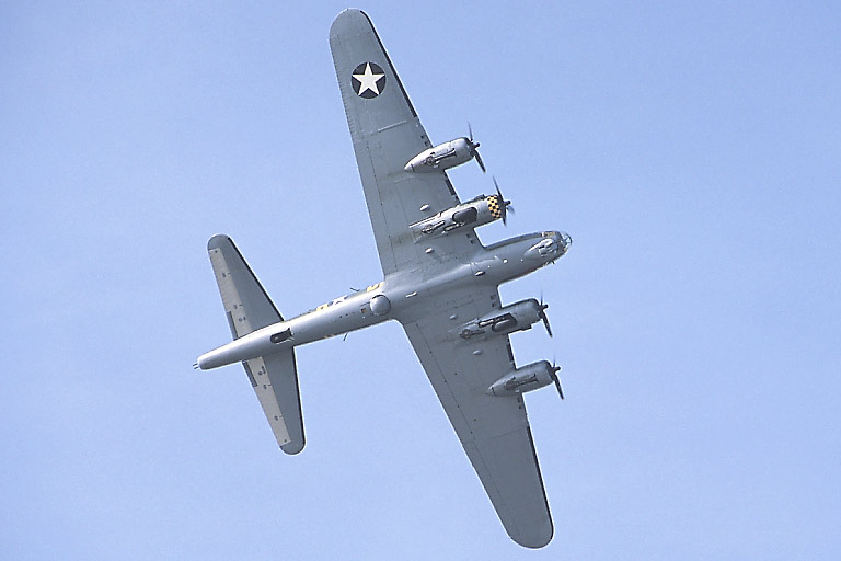 Boeing B-17G Flying Fortress G-BEDF "Sally B"
