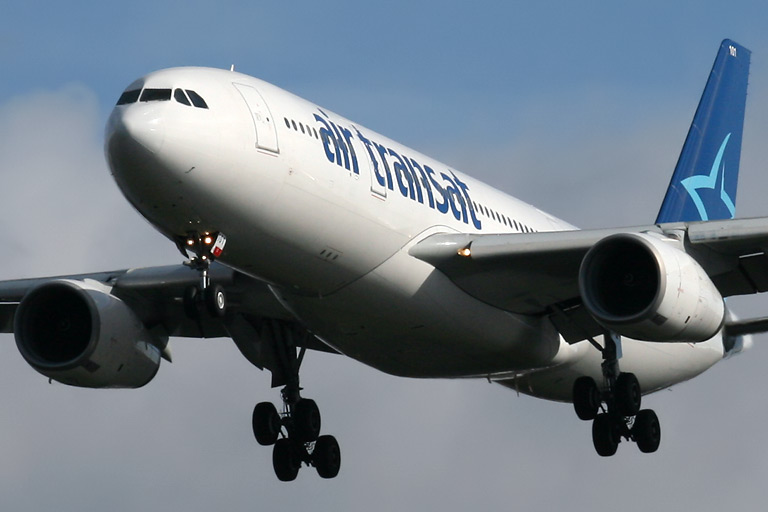 Air Transat Airbus A330-243 C-GGTS